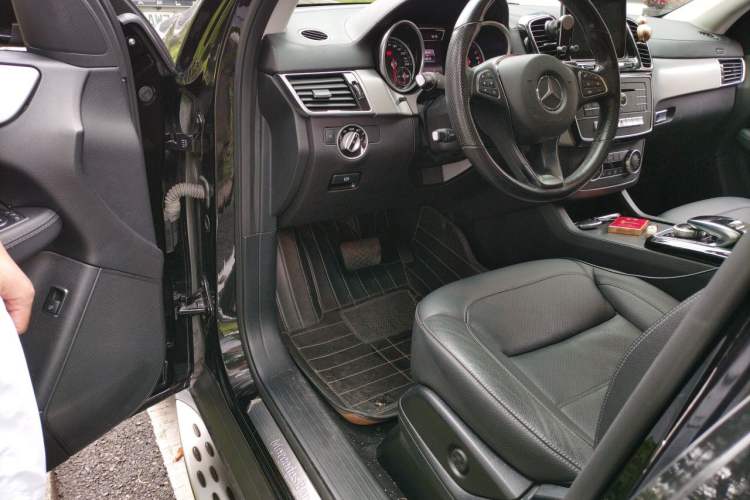 Used Mercedes-Benz GLE Coupe 2015 GLE 400 4MATIC Coupe SUV Driver Seat