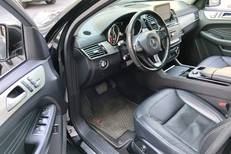 Used Mercedes-Benz GLE Coupe 2015 GLE 320 4MATIC Coupe SUV Driver Seat