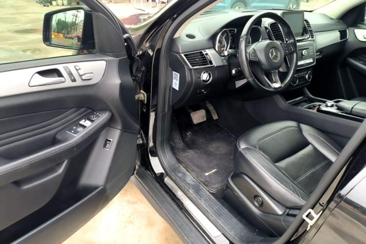 Used Mercedes-Benz GLE Coupe 2015 GLE 320 4MATIC Coupe SUV Driver Seat