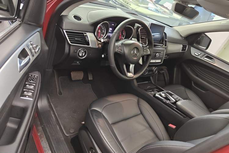 Used Mercedes-Benz GLE Coupe 2015 GLE 400 4MATIC Coupe SUV Driver Seat