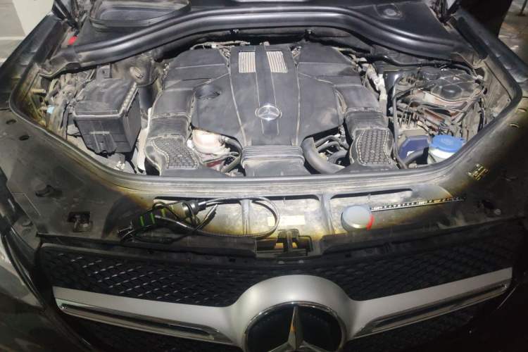 Used Mercedes-Benz GLE Coupe 2015 GLE 400 4MATIC Coupe SUV Engine Bay