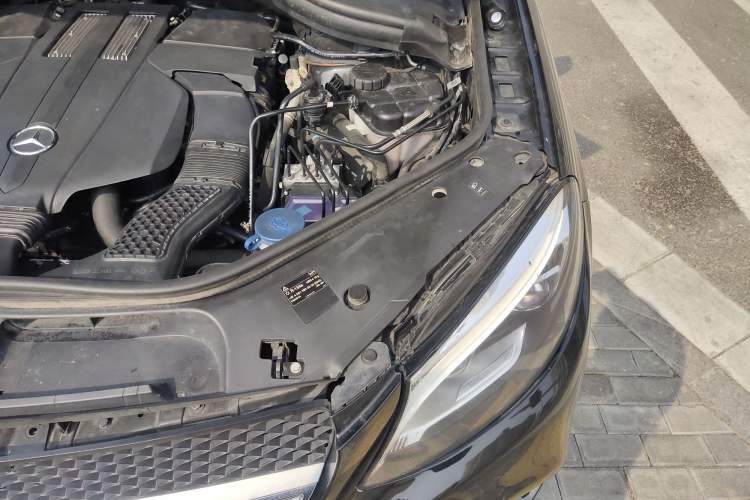 Used Mercedes-Benz GLE Coupe 2015 GLE 320 4MATIC Coupe SUV Engine Bay Left
