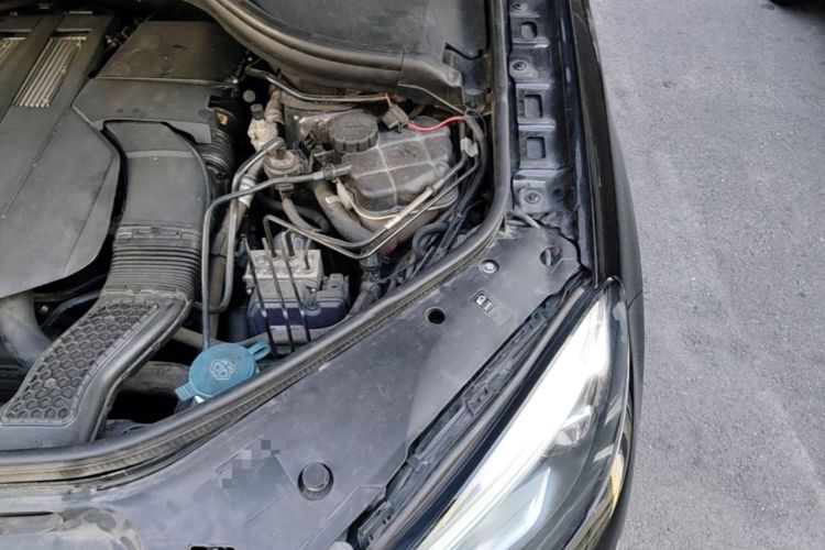 Used Mercedes-Benz GLE Coupe 2015 GLE 320 4MATIC Coupe SUV Engine Bay Left