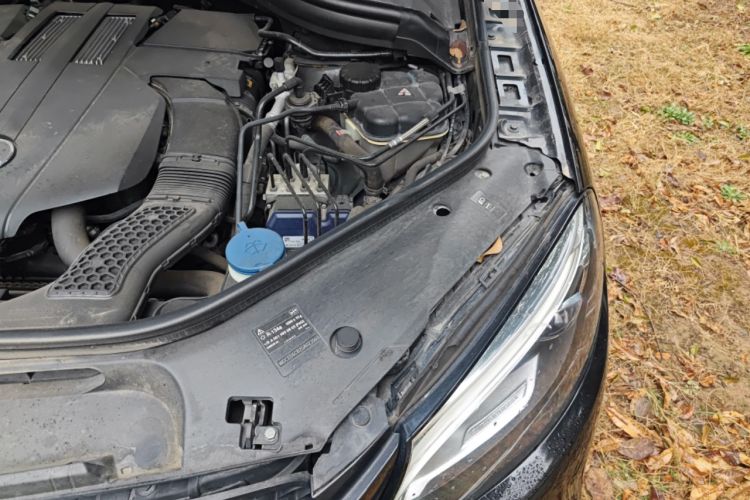 Used Mercedes-Benz GLE Coupe 2015 GLE 320 4MATIC Coupe SUV Engine Bay Left