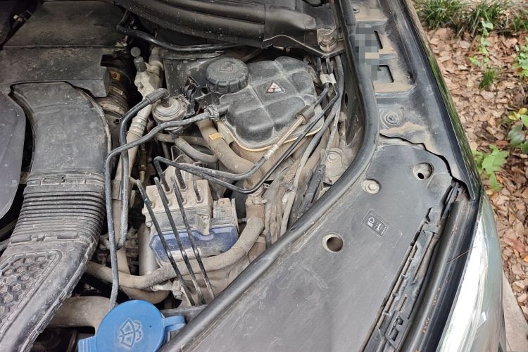 Used Mercedes-Benz GLE Coupe 2015 GLE 320 4MATIC Coupe SUV Engine Bay Left