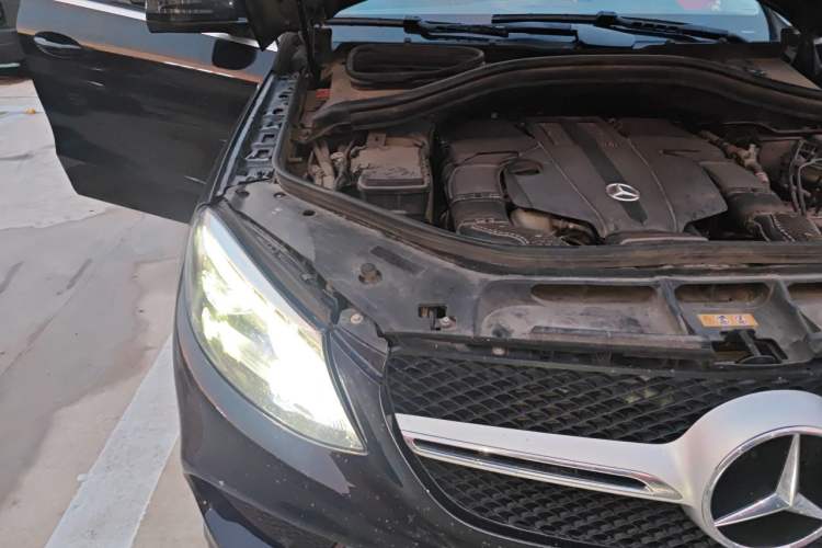 Used Mercedes-Benz GLE Coupe 2015 GLE 320 4MATIC Coupe SUV Engine Bay Right