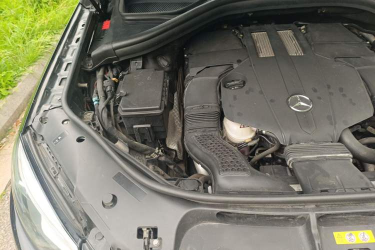 Used Mercedes-Benz GLE Coupe 2015 GLE 320 4MATIC Coupe SUV Engine Bay Right