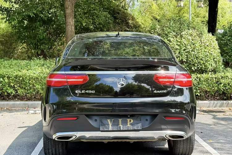 Used Mercedes-Benz GLE Coupe 2015 GLE 320 4MATIC Coupe SUV Exterior 6