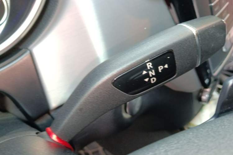 Used Mercedes-Benz GLE Coupe 2015 GLE 320 4MATIC Coupe SUV Gear Lever