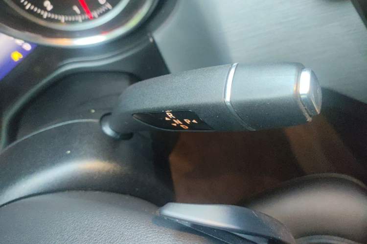 Used Mercedes-Benz GLE Coupe 2015 GLE 320 4MATIC Coupe SUV Gear Lever