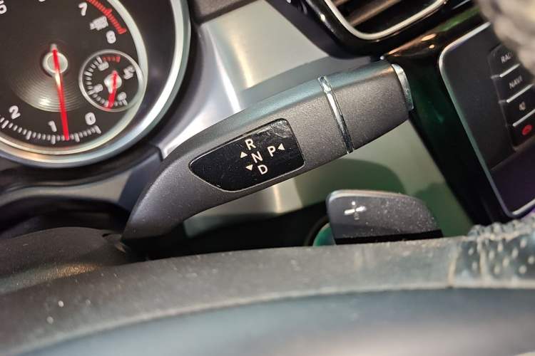 Used Mercedes-Benz GLE Coupe 2015 GLE 320 4MATIC Coupe SUV Gear Lever
