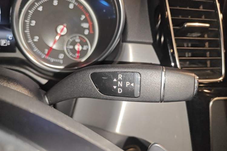 Used Mercedes-Benz GLE Coupe 2015 GLE 320 4MATIC Coupe SUV Gear Lever
