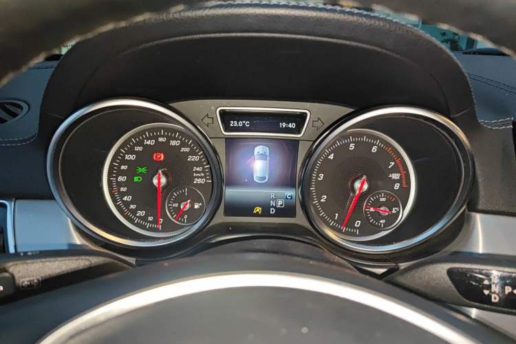 Used Mercedes-Benz GLE Coupe 2015 GLE 320 4MATIC Coupe SUV Instrument Cluster