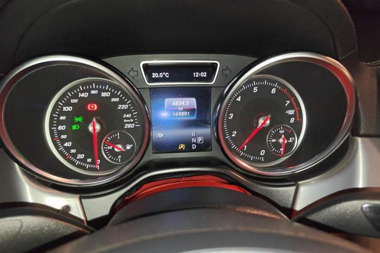 Used Mercedes-Benz GLE Coupe 2015 GLE 400 4MATIC Coupe SUV Instrument Cluster