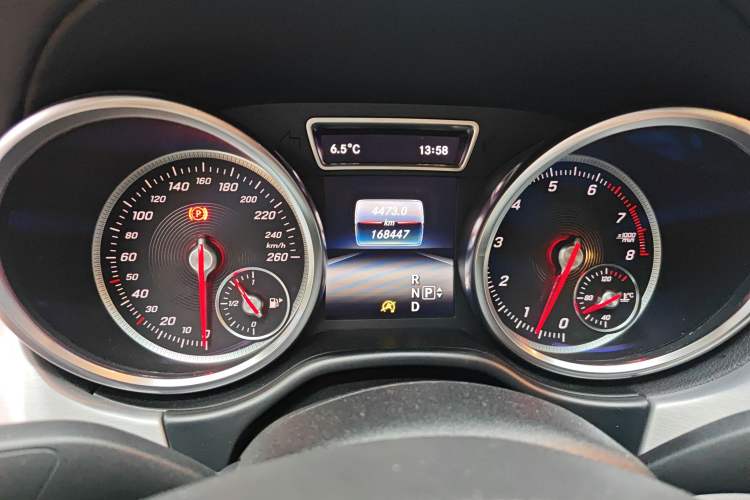 Used Mercedes-Benz GLE Coupe 2015 GLE 320 4MATIC Coupe SUV Instrument Cluster
