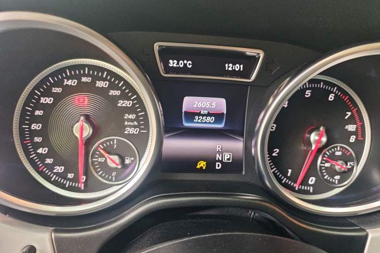 Used Mercedes-Benz GLE Coupe 2015 GLE 320 4MATIC Coupe SUV Instrument Cluster