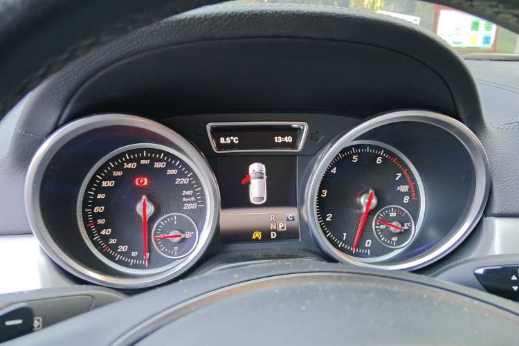 Used Mercedes-Benz GLE Coupe 2015 GLE 320 4MATIC Coupe SUV Instrument Cluster