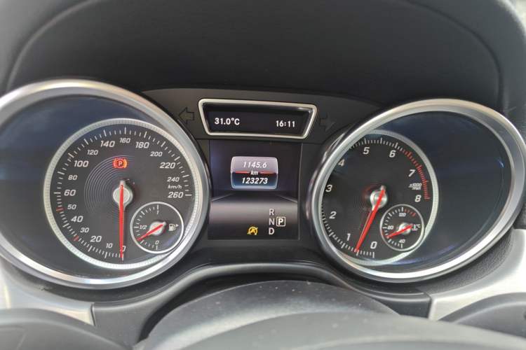 Used Mercedes-Benz GLE Coupe 2015 GLE 400 4MATIC Coupe SUV Instrument Cluster