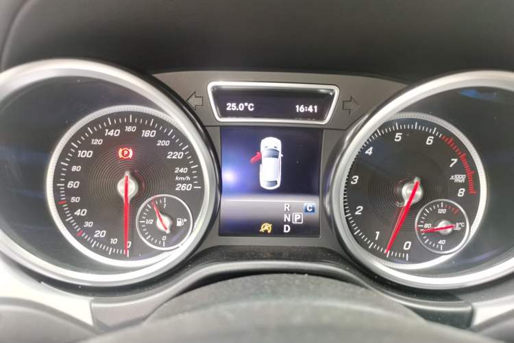 Used Mercedes-Benz GLE Coupe 2015 GLE 320 4MATIC Coupe SUV Instrument Cluster