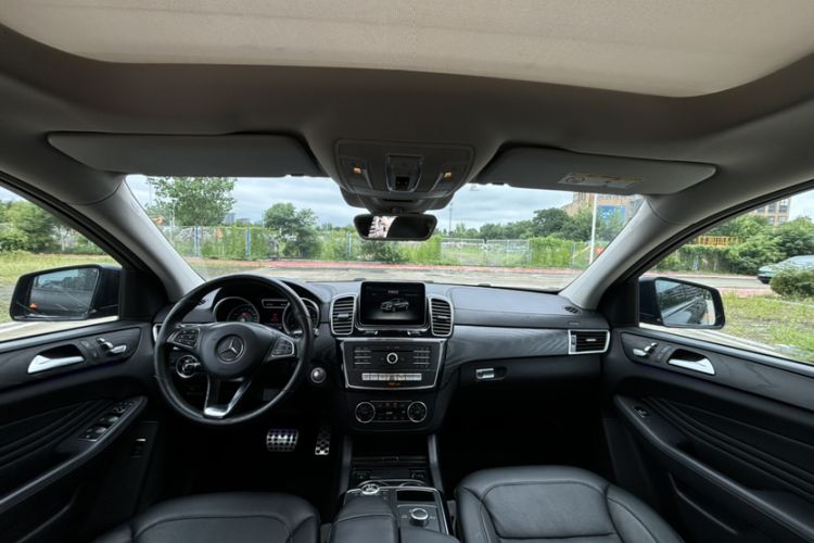 Used Mercedes-Benz GLE Coupe 2015 GLE 320 4MATIC Coupe SUV Interior 3