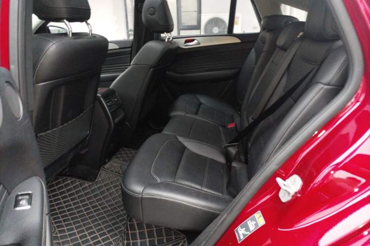 Used Mercedes-Benz GLE Coupe 2015 GLE 320 4MATIC Coupe SUV Interior 4