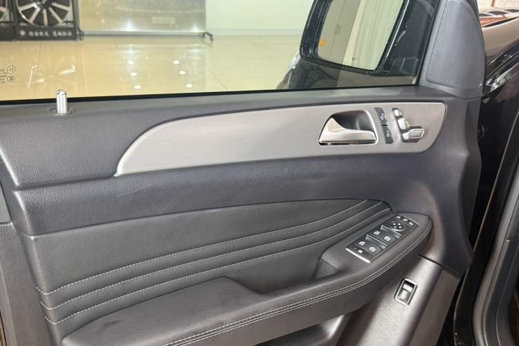 Used Mercedes-Benz GLE Coupe 2015 GLE 400 4MATIC Coupe SUV Interior 7