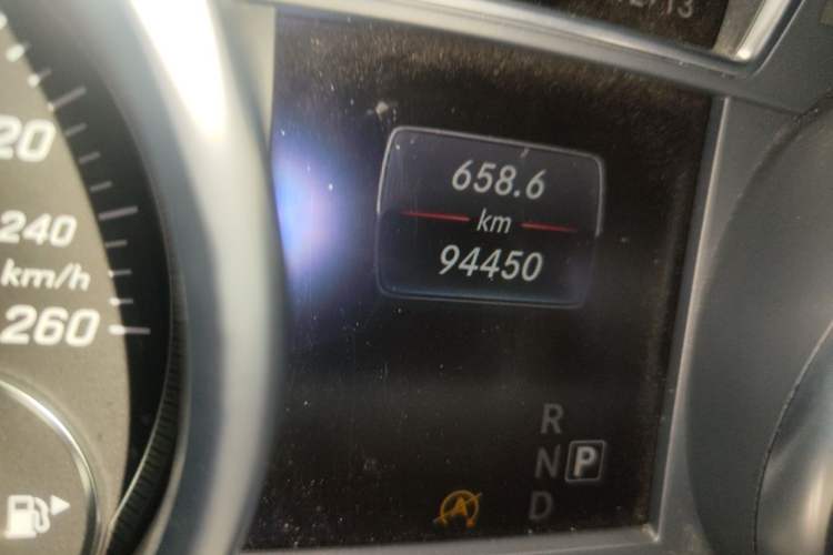 Used Mercedes-Benz GLE Coupe 2015 GLE 400 4MATIC Coupe SUV Odometer Close Up