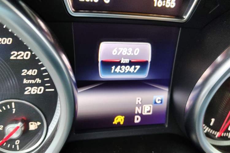 Used Mercedes-Benz GLE Coupe 2015 GLE 320 4MATIC Coupe SUV Odometer Close Up