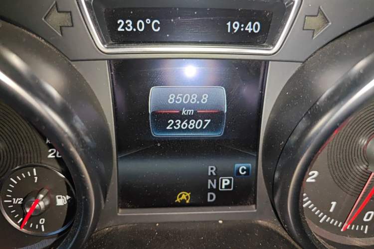 Used Mercedes-Benz GLE Coupe 2015 GLE 320 4MATIC Coupe SUV Odometer Close Up
