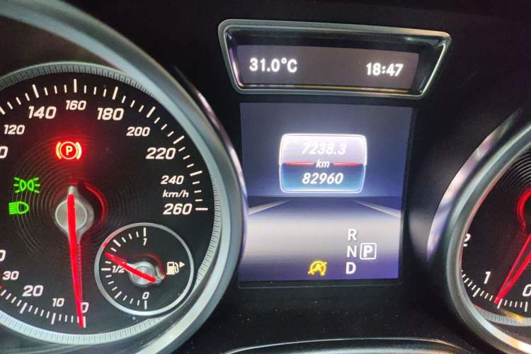 Used Mercedes-Benz GLE Coupe 2015 GLE 320 4MATIC Coupe SUV Odometer Close Up