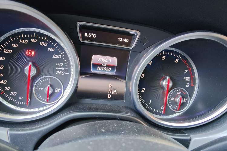 Used Mercedes-Benz GLE Coupe 2015 GLE 320 4MATIC Coupe SUV Odometer Close Up