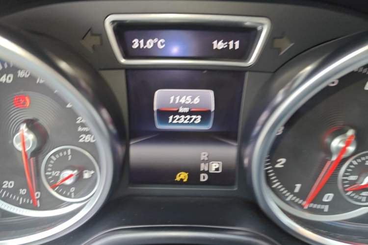 Used Mercedes-Benz GLE Coupe 2015 GLE 400 4MATIC Coupe SUV Odometer Close Up