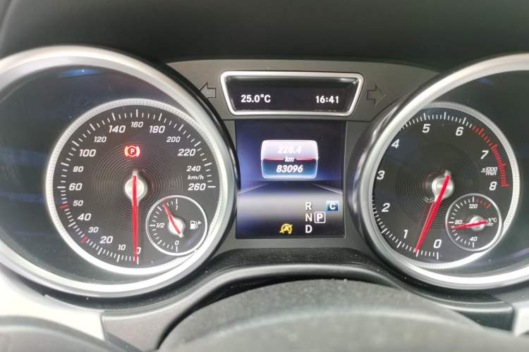 Used Mercedes-Benz GLE Coupe 2015 GLE 320 4MATIC Coupe SUV Odometer Close Up