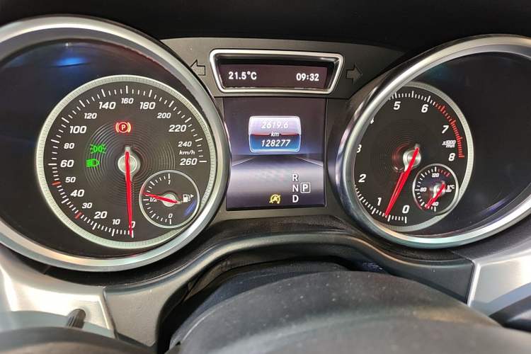Used Mercedes-Benz GLE Coupe 2015 GLE 320 4MATIC Coupe SUV Odometer Close Up