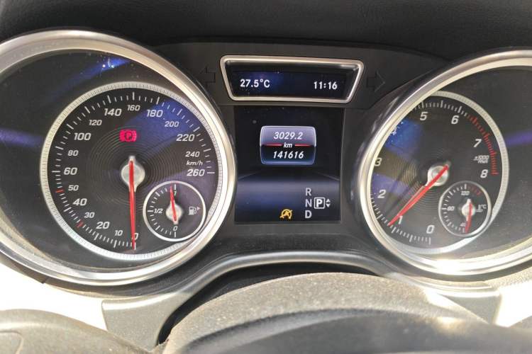 Used Mercedes-Benz GLE Coupe 2015 GLE 400 4MATIC Coupe SUV Odometer Close Up