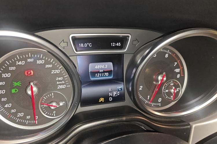 Used Mercedes-Benz GLE Coupe 2015 GLE 320 4MATIC Coupe SUV Odometer Close Up