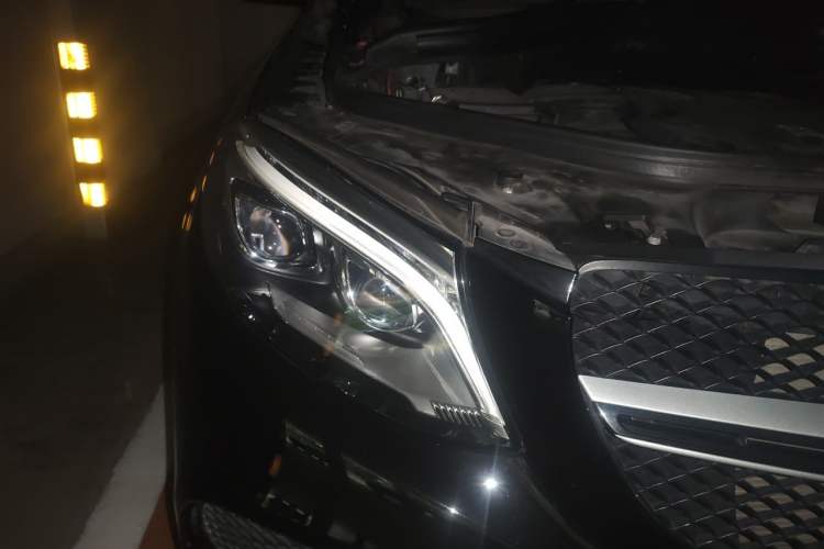 Used Mercedes-Benz GLE Coupe 2015 GLE 400 4MATIC Coupe SUV Right Front Headlight