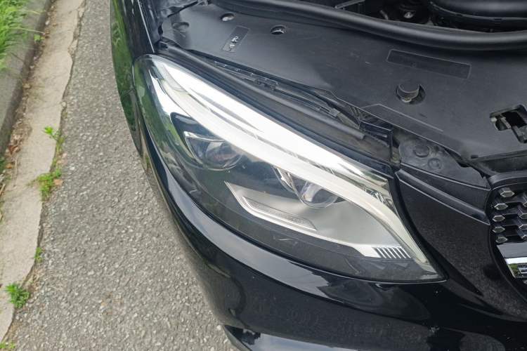 Used Mercedes-Benz GLE Coupe 2015 GLE 320 4MATIC Coupe SUV Right Front Headlight