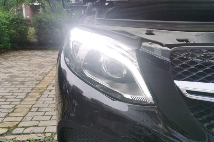 Used Mercedes-Benz GLE Coupe 2015 GLE 320 4MATIC Coupe SUV Right Front Headlight