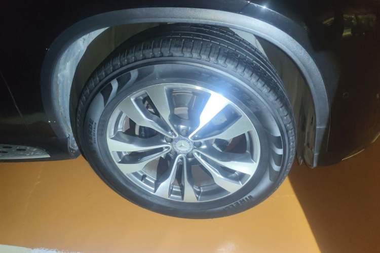 Used Mercedes-Benz GLE Coupe 2015 GLE 400 4MATIC Coupe SUV Right Front Wheel Hub
