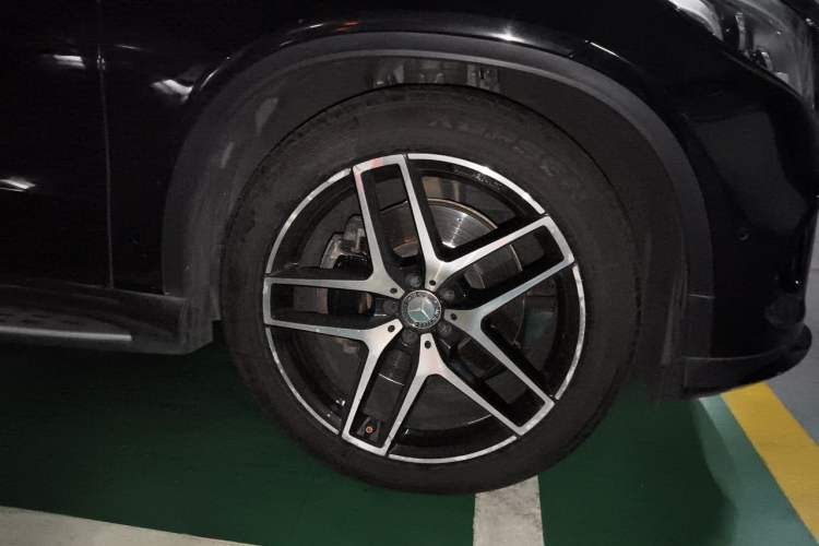 Used Mercedes-Benz GLE Coupe 2015 GLE 450 AMG 4MATIC Coupe SUV Right Front Wheel Hub
