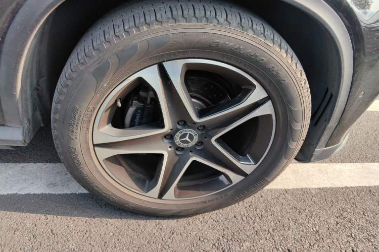 Used Mercedes-Benz GLE Coupe 2015 GLE 320 4MATIC Coupe SUV Right Front Wheel Hub
