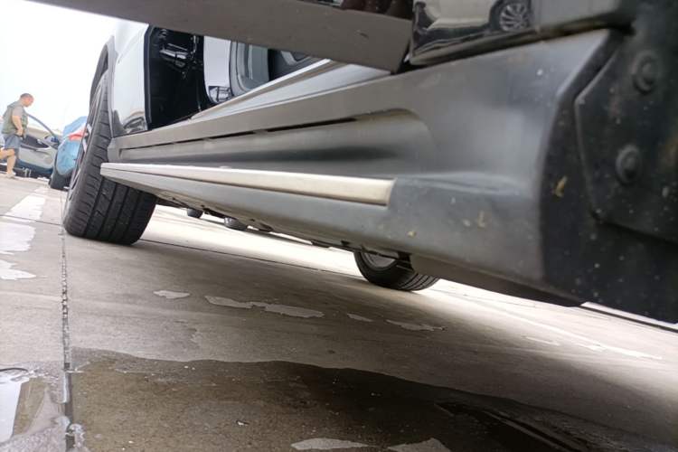 Used Mercedes-Benz GLE Coupe 2015 GLE 320 4MATIC Coupe SUV Right Side Sill