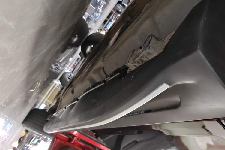 Used Mercedes-Benz GLE Coupe 2015 GLE 400 4MATIC Coupe SUV Right Side Sill