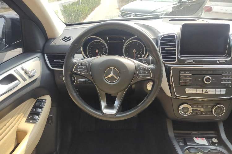 Used Mercedes-Benz GLE Coupe 2015 GLE 320 4MATIC Coupe SUV Steering Wheel