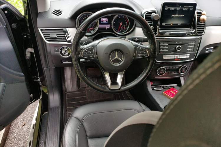 Used Mercedes-Benz GLE Coupe 2015 GLE 400 4MATIC Coupe SUV Steering Wheel