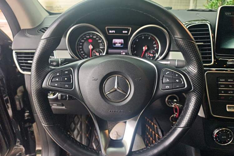 Used Mercedes-Benz GLE Coupe 2015 GLE 320 4MATIC Coupe SUV Steering Wheel