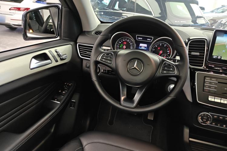 Used Mercedes-Benz GLE Coupe 2015 GLE 400 4MATIC Coupe SUV Steering Wheel