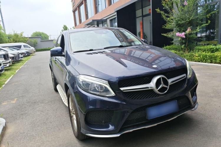 Used Mercedes-Benz GLE Coupe 2015 GLE 320 4MATIC Coupe SUV Front Right 45 Deg