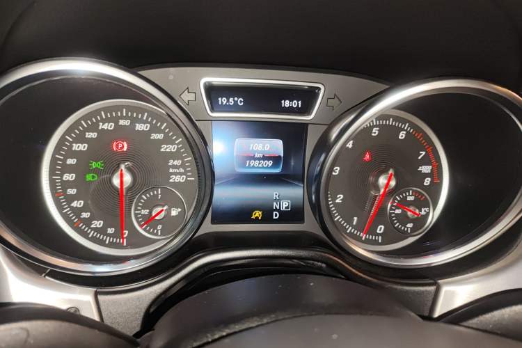 Used Mercedes-Benz GLE Coupe 2015 GLE 320 4MATIC Coupe SUV Instrument Cluster